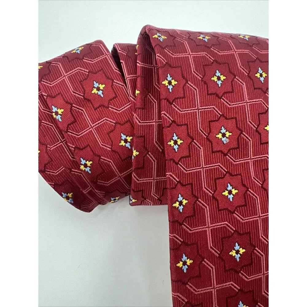 Red Bachrach Men's Tie Geometric Pattern Excellent ‎ 100%silk. 56
